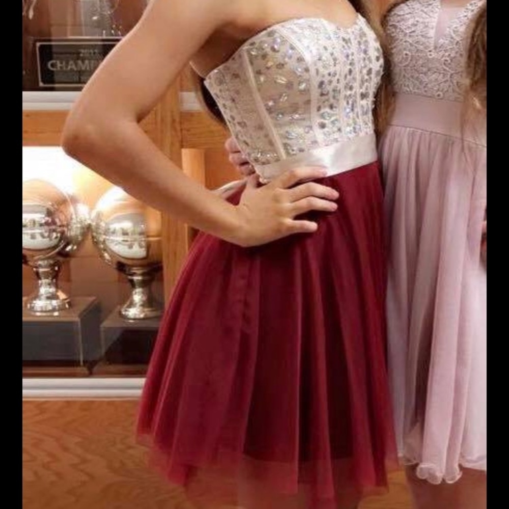 Short homecoming dress, apple red and gold